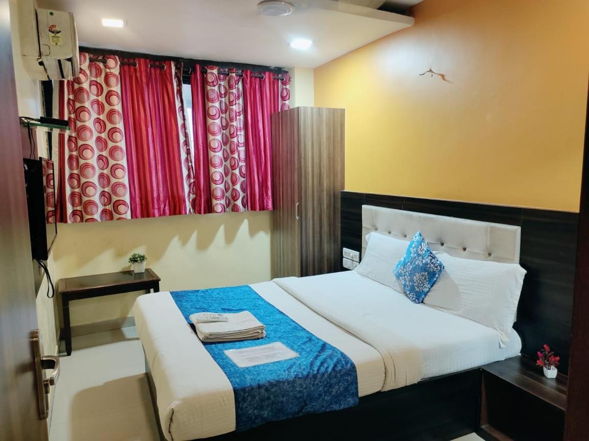 Hotel Golden Galaxy - Santacruz East Mumbai Exterior photo