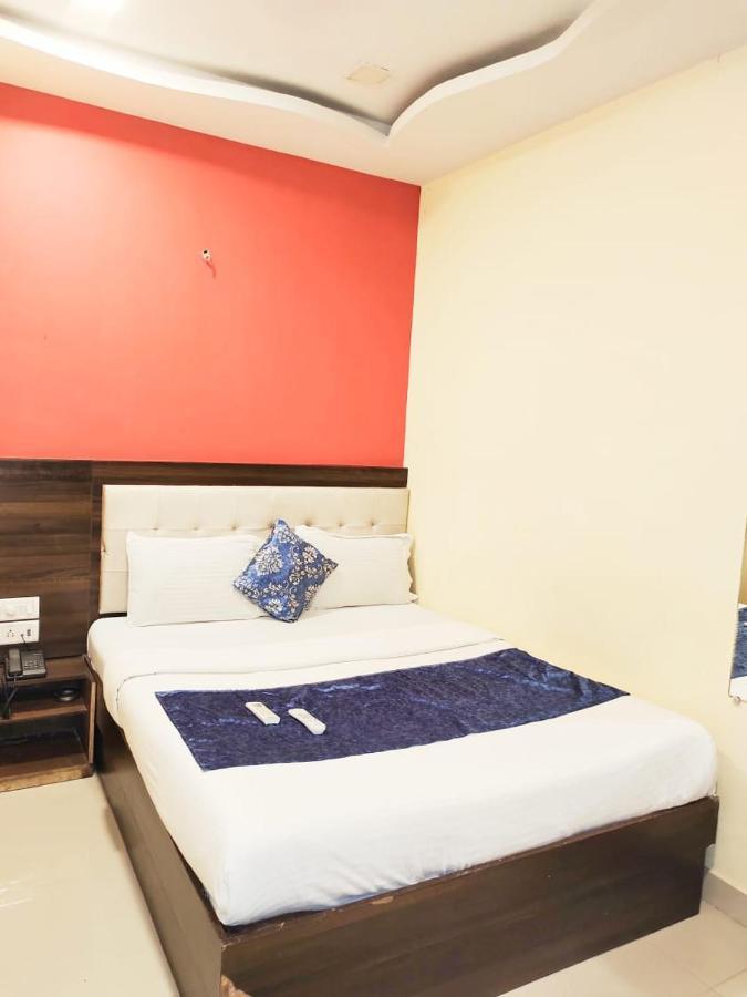 Hotel Golden Galaxy - Santacruz East Mumbai Exterior photo