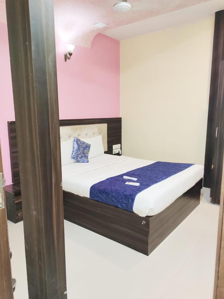 Hotel Golden Galaxy - Santacruz East Mumbai Exterior photo